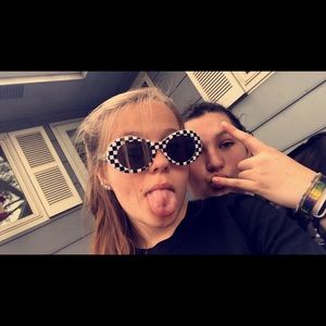 Meet your Posher, Lexie